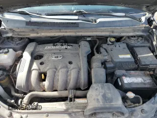 2007 Kia Rondo LX Base with VIN KNAFG525277079813, listed as a Copart auction lot 45020105 with 71,785 mi miles and Salvage Title. Bid and sale history available at carsss.com. Image 11.