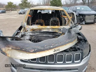 2019 Jeep Compass Limited with VIN 3C4NJCCB3KT675963, listed as a IAAI auction lot 41113330 with 1 mi miles. Bid and sale history available at carsss.com. Image 16.