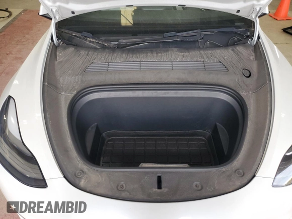 2022 Tesla Model Y Performance with VIN 7SAYGDEF9NF405370, listed as a Copart auction lot 43621095 with 52,292 mi miles and Salvage Title. Bid and sale history available at DreamBid. Image 11.