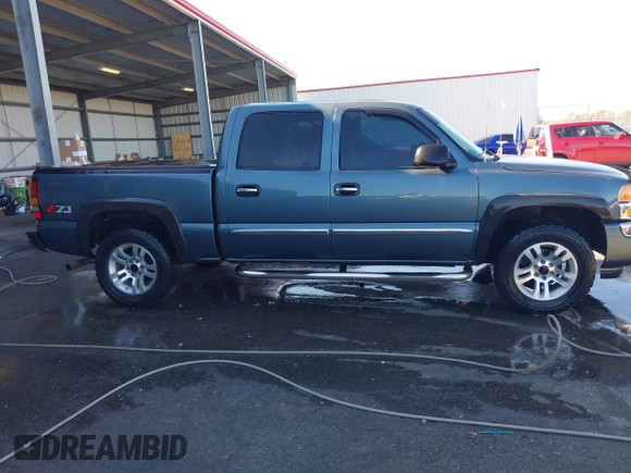 2006 GMC Sierra 1500 SLT with VIN 2GTEK13Z561315535, listed as a IAAI auction lot 41386813 with Not Provided miles and . Bid and sale history available at carsss.com. Image 13.