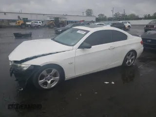 2008 BMW 3 Series 328xi z VIN WBAWV53598P079023, wystawiony jako Copart lot #57695265 z przebiegiem 113 406 mil mil oraz Szkoda całkowita • Salvage title. Historia ofert i sprzedaży dostępna na DreamBid. Obrazek 1.