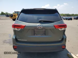 2018 Toyota Highlander LE with VIN 5TDBZRFH7JS876692, listed as a Copart auction lot 63097325 with 95,080 mi miles and Salvage title. Bid and sale history available at DreamBid. Image 6.