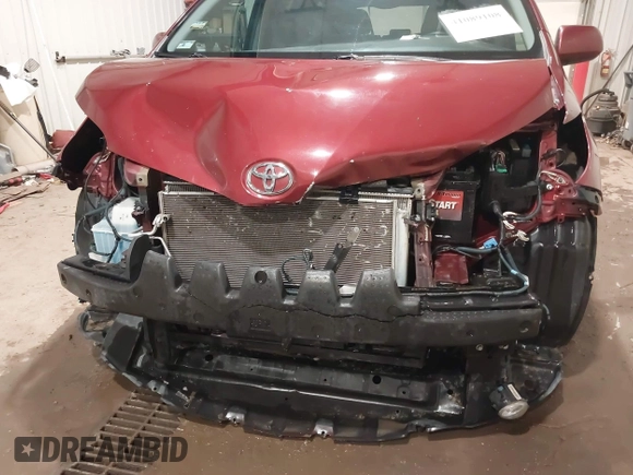 2015 Toyota Sienna XLE с VIN 5TDYK3DC5FS588258, выставлен на аукционе IAAI как лот 41089108 с пробегом 124 777 миль миль и . История ставок и продаж доступна на DreamBid. Изображение 6.