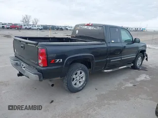2004 Chevrolet Silverado 1500 with VIN 1GCEK19T54E185903, listed as a IAAI auction lot 41393916 with 208,422 mi miles and . Bid and sale history available at DreamBid. Image 4.