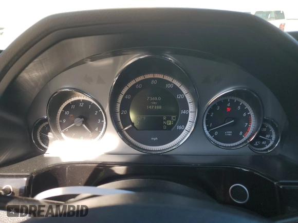 2010 Mercedes-Benz E 550 Luxury with VIN WDDHF7CB0AA104304, listed as a Copart auction lot 46538105 with 147,188 mi miles and Salvage Title. Bid and sale history available at DreamBid. Image 9.