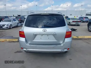 2010 Toyota Highlander Limited с VIN JTEYK3EH8A2097494, выставлен на аукционе IAAI как лот 41516578 с пробегом 216 077 миль миль и . История ставок и продаж доступна на DreamBid. Изображение 16.