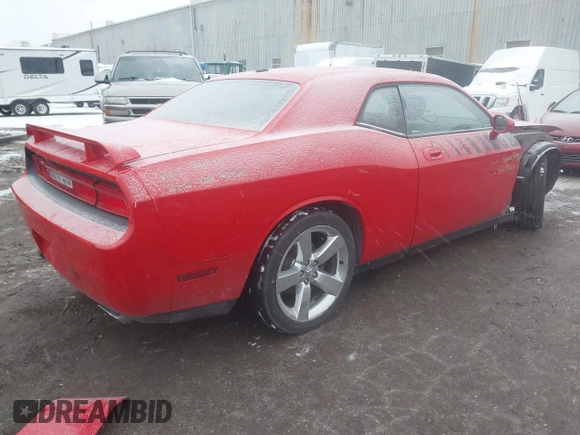 2010 Dodge Challenger R/T Classic z VIN 2B3CJ5DT7AH103121, wystawiony jako IAAI lot #41298456 z przebiegiem 147 685 mil mil oraz . Historia ofert i sprzedaży dostępna na DreamBid. Obrazek 4.