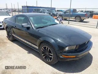 2007 Ford Mustang Deluxe z VIN 1ZVFT80NX75267393, wystawiony jako IAAI lot #42557207 z przebiegiem 222 713 mil mil oraz . Historia ofert i sprzedaży dostępna na DreamBid. Obrazek 1.