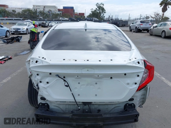 2019 Honda Civic Si z VIN 2HGFC1E58KH707715, wystawiony jako IAAI lot #42108131 z przebiegiem 126 044 mil mil oraz . Historia ofert i sprzedaży dostępna na DreamBid. Obrazek 17.