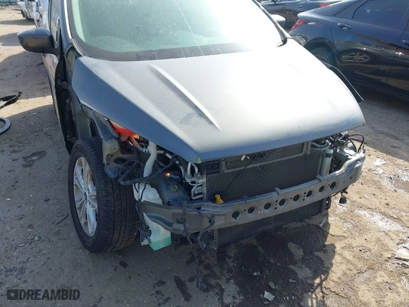 2017 Ford Escape SE with VIN 1FMCU0GD0HUC09474, listed as a IAAI auction lot 41561577 with 69,906 mi miles. Bid and sale history available at carsss.com. Image 6.
