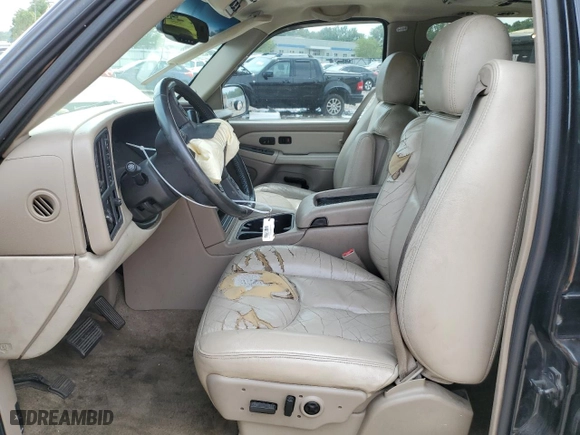 2003 Chevrolet Suburban Z71 with VIN 3GNFK16Z63G121011, listed as a Copart auction lot 61525384 with 255,113 mi miles and Non Repairable. Bid and sale history available at carsss.com. Image 7.