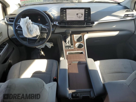 2021 Toyota Sienna LE with VIN 5TDKRKEC4MS069838, listed as a Copart auction lot 88306665 with 91,427 mi miles and Salvage Title. Bid and sale history available at carsss.com. Image 8.