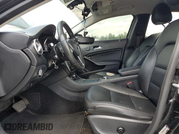 2015 Mercedes-Benz GLA 250 z VIN WDCTG4EB6FJ141758, wystawiony jako Copart lot #57044845 z przebiegiem 156 485 mil mil oraz Tytuł czysty. Historia ofert i sprzedaży dostępna na DreamBid. Obrazek 7.