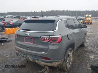 2019 Jeep Compass Limited with VIN 3C4NJCCB8KT793507, listed as a IAAI auction lot 41610732 with 114,794 mi miles. Bid and sale history available at carsss.com. Image 4.