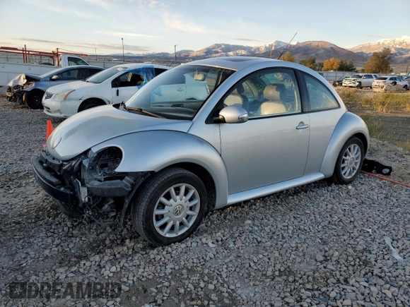 2005 Volkswagen New Beetle Coupe GLS with VIN 3VWCR31C65M418142, listed as a Copart auction lot 78430224 with 22,127 mi miles and Salvage Title. Bid and sale history available at carsss.com. Image 1.