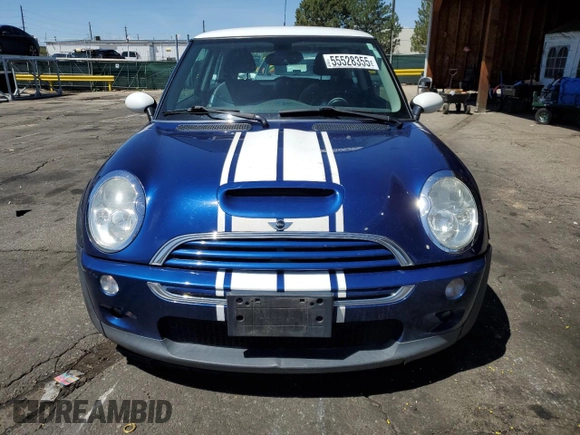 2004 MINI Hardtop S z VIN WMWRE33414TD80513, wystawiony jako Copart lot #55528355 z przebiegiem 142 455 mil mil oraz Szkoda całkowita • Salvage title. Historia ofert i sprzedaży dostępna na DreamBid. Obrazek 5.
