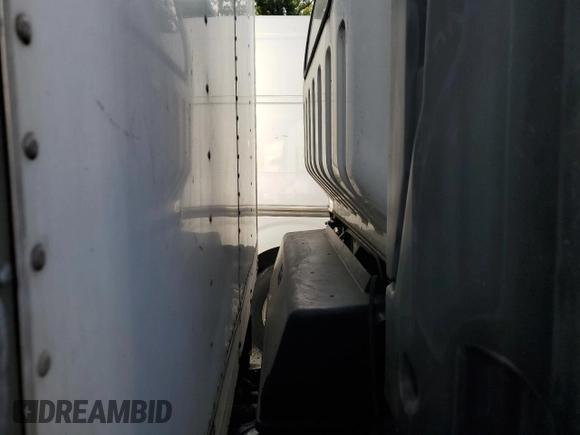 2013 Isuzu NQR IBT z VIN JALE5W165D7900031, wystawiony jako Copart lot #69288344 z przebiegiem Nie podano mil oraz Szkoda całkowita • Salvage title. Historia ofert i sprzedaży dostępna na DreamBid. Obrazek 6.