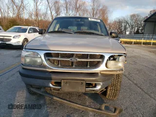 1998 Ford Explorer XLT с VIN 1FMZU35P7WZC25602, выставлен на аукционе Copart как лот 81112304 с пробегом 99 614 миль миль и Списание • Salvage title. История ставок и продаж доступна на DreamBid. Изображение 5.