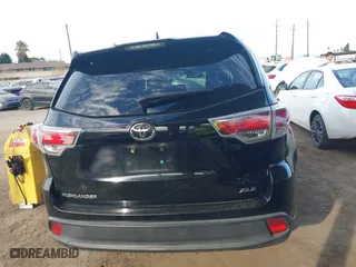 2014 Toyota Highlander XLE with VIN 5TDKKRFH5ES028448, listed as a IAAI auction lot 41687537 with 105,702 mi miles. Bid and sale history available at carsss.com. Image 17.