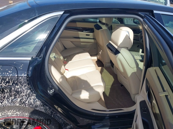 2017 Cadillac CT6 Platinum AWD z VIN 1G6KN5R64HU175275, wystawiony jako IAAI lot #41683802 z przebiegiem 75 604 mil mil oraz . Historia ofert i sprzedaży dostępna na DreamBid. Obrazek 8.