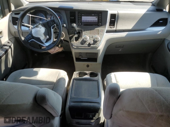 2018 Toyota Sienna LE Auto Access Seat с VIN 5TDKZ3DC1JS934414, выставлен на аукционе Copart как лот 52194615 с пробегом 130 058 миль миль и Списание • Salvage title. История ставок и продаж доступна на DreamBid. Изображение 8.