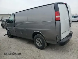 2006 GMC Savana Cargo Van with VIN 1GTHG35U761143039, listed as a Copart auction lot 80744424 with 0 mi miles and Salvage Title. Bid and sale history available at carsss.com. Image 2.