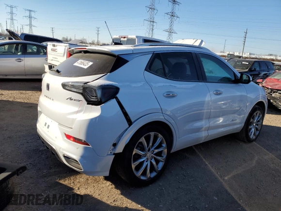 2024 Buick Encore GX Avenir z VIN KL4AMFSL8RB054564, wystawiony jako Copart lot #41666435 z przebiegiem 5 733 mil mil oraz Szkoda całkowita • Salvage title. Historia ofert i sprzedaży dostępna na DreamBid. Obrazek 3.