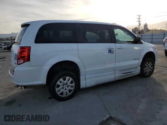 2018 Dodge Grand Caravan SE with VIN 2C7WDGBG9JR243222, listed as a Copart auction lot 49268675 with 240,456 mi miles and Clean Title. Bid and sale history available at DreamBid. Image 3.
