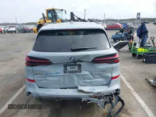 2024 BMW X5 xDrive40i z VIN 5UX23EU06R9U85520, wystawiony jako IAAI lot #41785217 z przebiegiem Nie podano mil oraz . Historia ofert i sprzedaży dostępna na DreamBid. Obrazek 17.