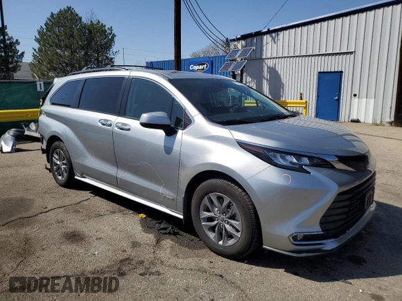 2021 Toyota Sienna XLE with VIN 5TDYSKFC6MS033078, listed as a Copart auction lot 52763265 with 59,599 mi miles and Salvage Title. Bid and sale history available at DreamBid. Image 4.