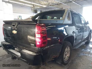 2011 Chevrolet Avalanche LS with VIN 3GNTKEE30BG375142, listed as a IAAI auction lot 41369489 with 127,165 mi miles. Bid and sale history available at carsss.com. Image 4.