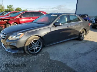 2016 Mercedes-Benz E 350 Luxury z VIN WDDHF8JB5GB203471, wystawiony jako Copart lot #56879695 z przebiegiem 70 983 mil mil oraz Szkoda całkowita • Salvage title. Historia ofert i sprzedaży dostępna na DreamBid. Obrazek 1.