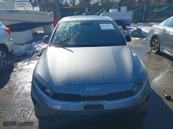 2022 Kia Forte GT-Line with VIN 3KPF54AD9NE471518, listed as a IAAI auction lot 41406646 with 52,913 mi miles. Bid and sale history available at carsss.com. Image 13.