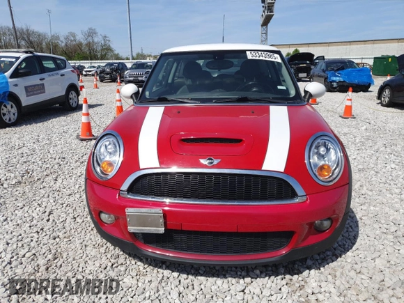2009 MINI Hardtop S with VIN WMWMF73599TW87973, listed as a Copart auction lot 53343985 with 73,742 mi miles and Salvage Title. Bid and sale history available at DreamBid. Image 5.