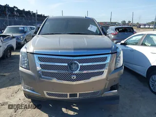 2018 Cadillac Escalade Luxury z VIN 1GYS3BKJ8JR378155, wystawiony jako IAAI lot #41735073 z przebiegiem 97 739 mil mil oraz . Historia ofert i sprzedaży dostępna na DreamBid. Obrazek 12.