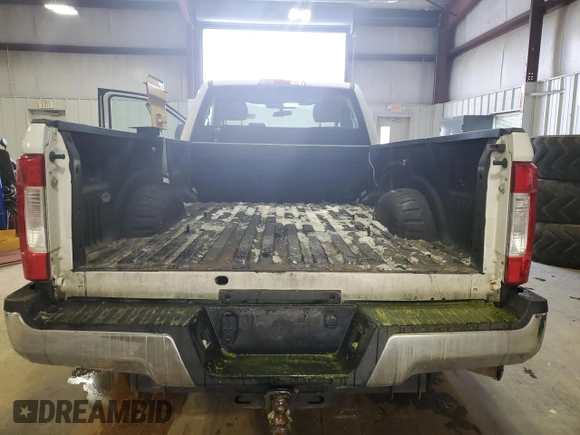 2018 Ford F-250 XL с VIN 1FTBF2A64JEB57475, выставлен на аукционе Copart как лот 45282165 с пробегом 120 022 миль миль и Списание • Salvage title. История ставок и продаж доступна на DreamBid. Изображение 10.