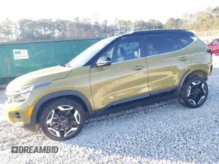 2024 Kia Seltos SX z VIN KNDETCA75R7537106, wystawiony jako Copart lot #86563764 z przebiegiem 4 874 mil mil oraz Szkoda całkowita • Salvage title. Historia ofert i sprzedaży dostępna na DreamBid. Obrazek 1.