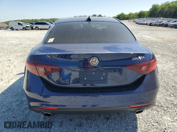2018 Alfa Romeo Giulia z VIN ZARFAEBN4J7575360, wystawiony jako Copart lot #53157085 z przebiegiem 70 032 mil mil oraz Szkoda całkowita • Salvage title. Historia ofert i sprzedaży dostępna na DreamBid. Obrazek 6.