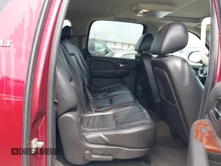 2010 Chevrolet Suburban LT z VIN 1GNUKJE30AR262500, wystawiony jako IAAI lot #42082813 z przebiegiem 270 431 mil mil oraz . Historia ofert i sprzedaży dostępna na DreamBid. Obrazek 8.
