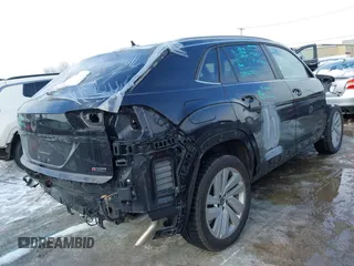 2021 Volkswagen Atlas SE with VIN 1V2KE2CA0MC231882, listed as a IAAI auction lot 41542291 with 37,219 mi miles and . Bid and sale history available at DreamBid. Image 4.