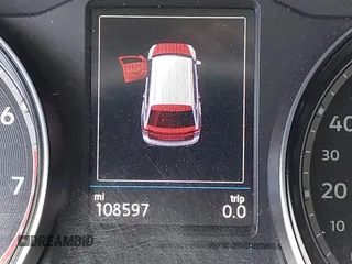 2021 Volkswagen Atlas SE z VIN 1V2PR2CA7MC510191, wystawiony jako IAAI lot #42235942 z przebiegiem 108 597 mil mil oraz . Historia ofert i sprzedaży dostępna na DreamBid. Obrazek 15.
