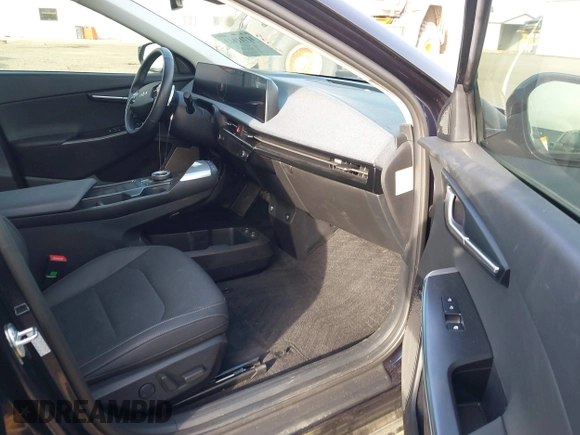 2023 Kia EV6 Wind z VIN KNDC34LA9P5127293, wystawiony jako IAAI lot #41711613 z przebiegiem 12 365 mil mil oraz . Historia ofert i sprzedaży dostępna na DreamBid. Obrazek 5.