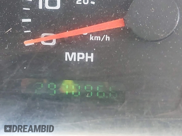 2004 Ford F-350 XL with VIN 1FTSW31P84ED21703, listed as a IAAI auction lot 42644063 with 297,096 mi miles and . Bid and sale history available at DreamBid. Image 15.
