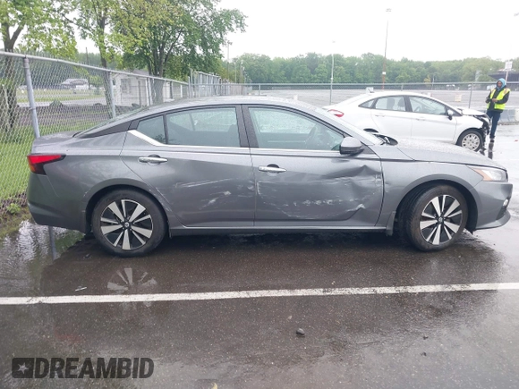 2021 Nissan Altima SV with VIN 1N4BL4DV9MN348908, listed as a IAAI auction lot 42265458 with 44,998 mi miles and . Bid and sale history available at DreamBid. Image 17.