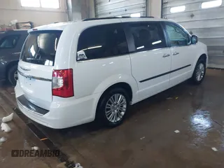 2015 Chrysler Town & Country Touring-L with VIN 2C4RC1CG9FR573653, listed as a IAAI auction lot 41839012 with 116,248 mi miles. Bid and sale history available at carsss.com. Image 4.