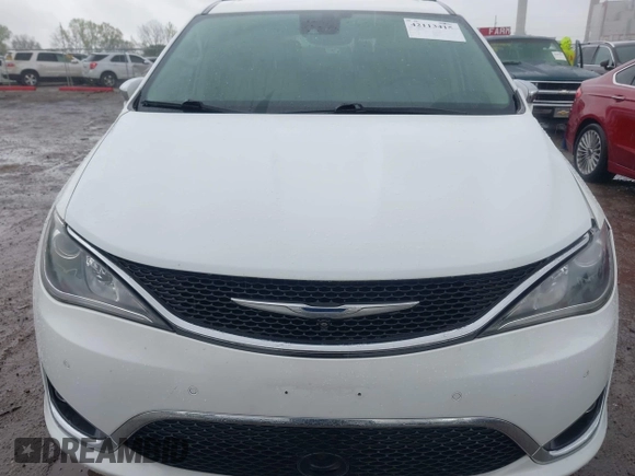 2018 Chrysler Pacifica Limited z VIN 2C4RC1GG8JR107182, wystawiony jako IAAI lot #42113415 z przebiegiem 154 982 mil mil oraz . Historia ofert i sprzedaży dostępna na DreamBid. Obrazek 12.
