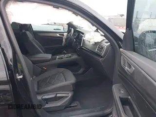 2024 Volkswagen Atlas SE z VIN 1V2LE2CA7RC210703, wystawiony jako IAAI lot #41281929 z przebiegiem Nie podano mil oraz . Historia ofert i sprzedaży dostępna na DreamBid. Obrazek 5.