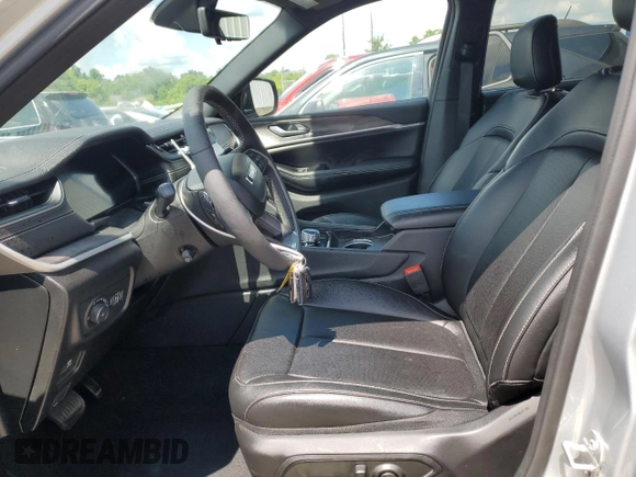 2024 Jeep Grand Cherokee Limited with VIN 1C4RJKBG1R8624639, listed as a Copart auction lot 61496635 with 4,562 mi miles and Salvage title. Bid and sale history available at DreamBid. Image 7.