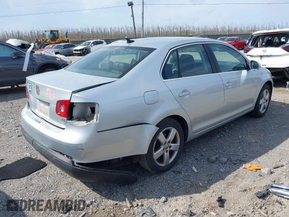 2009 Volkswagen Jetta Sedan SE with VIN 3VWRM71K59M131257, listed as a IAAI auction lot 41921694 with 190,389 mi miles. Bid and sale history available at carsss.com. Image 4.