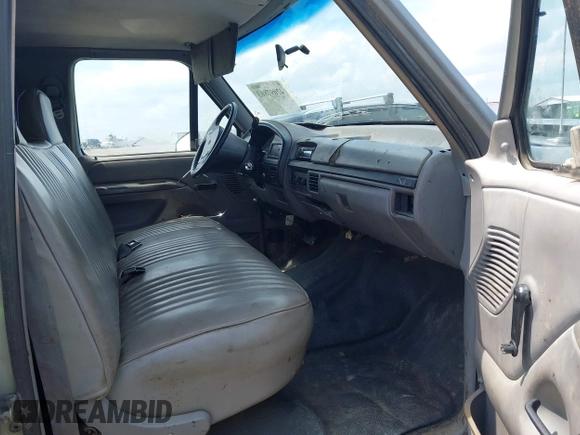 1996 Ford F-350 с VIN 1FTJW35F2TEA86632, выставлен на аукционе IAAI как лот 42097863 с пробегом 221 399 миль миль и . История ставок и продаж доступна на DreamBid. Изображение 5.